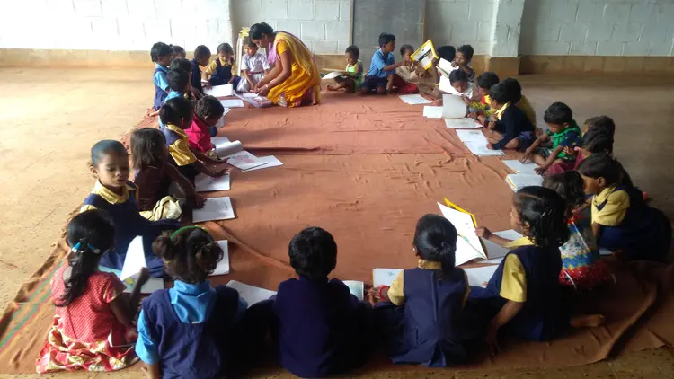 पिलामन पढ़तो बेरा - Children's study time